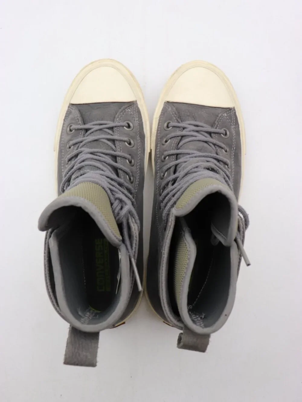 Converse Chuck Taylor Men's 7.5 Women's 9.5 All Star Waterproof Leather Sneakers
